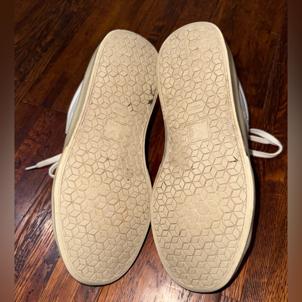VEJA Campo Sneakers in White and Natural Suede Size US 10 / EU 41 - Picture 9 of 10